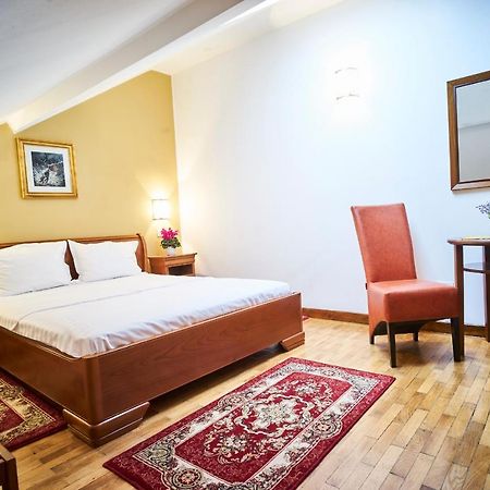 Cozy Attic Room VI Bucharest Luaran gambar