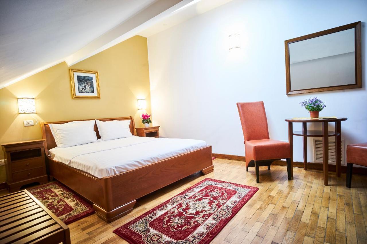Cozy Attic Room VI Bucharest Luaran gambar